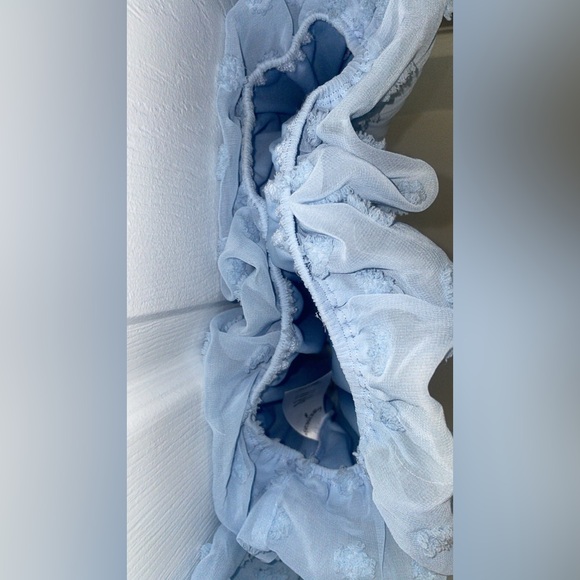 Audrey Parks + Francesca’s Blue Off-Shoulder Blouse - Picture 7 of 8